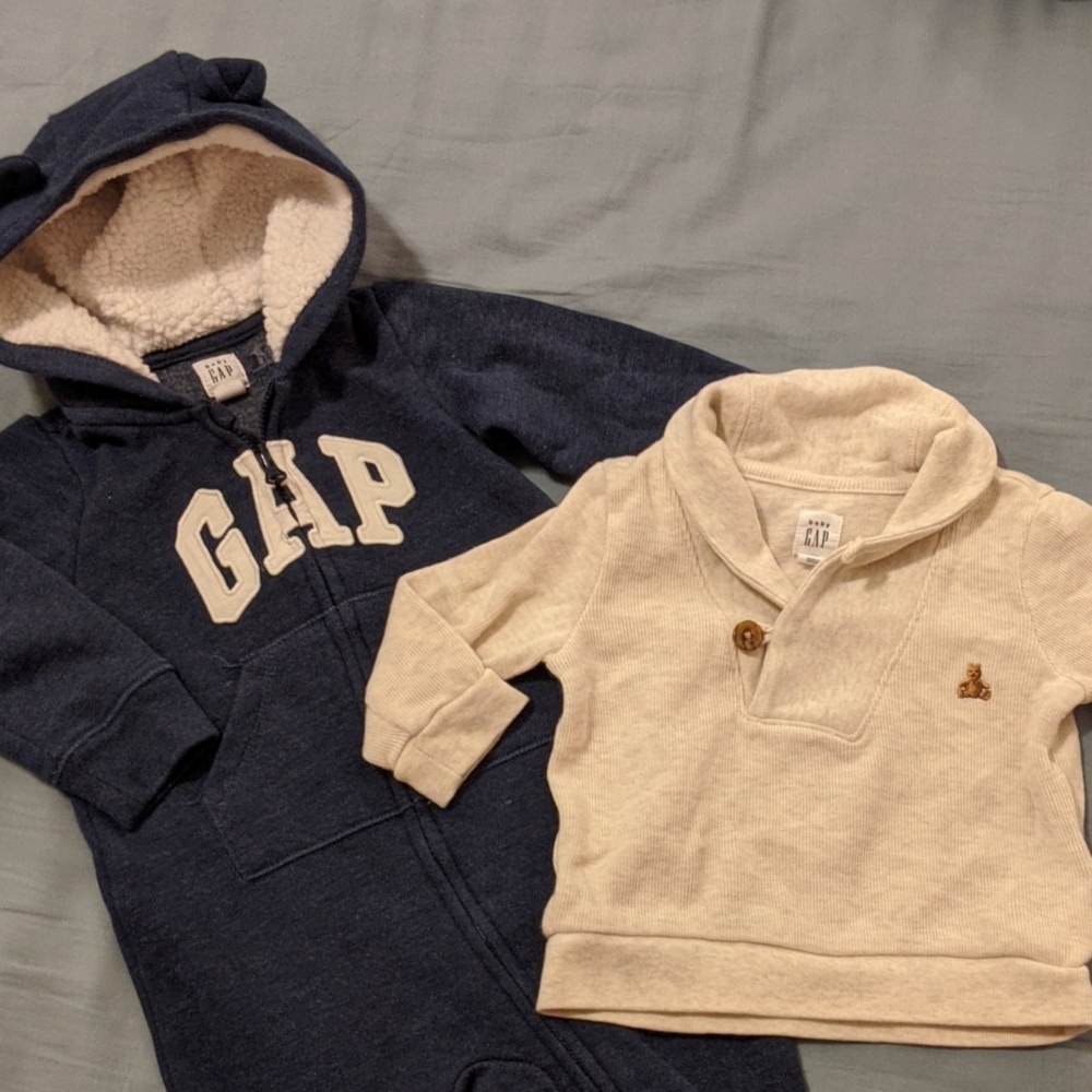 Baby Gap 6-12 month winter sweater and footie suit